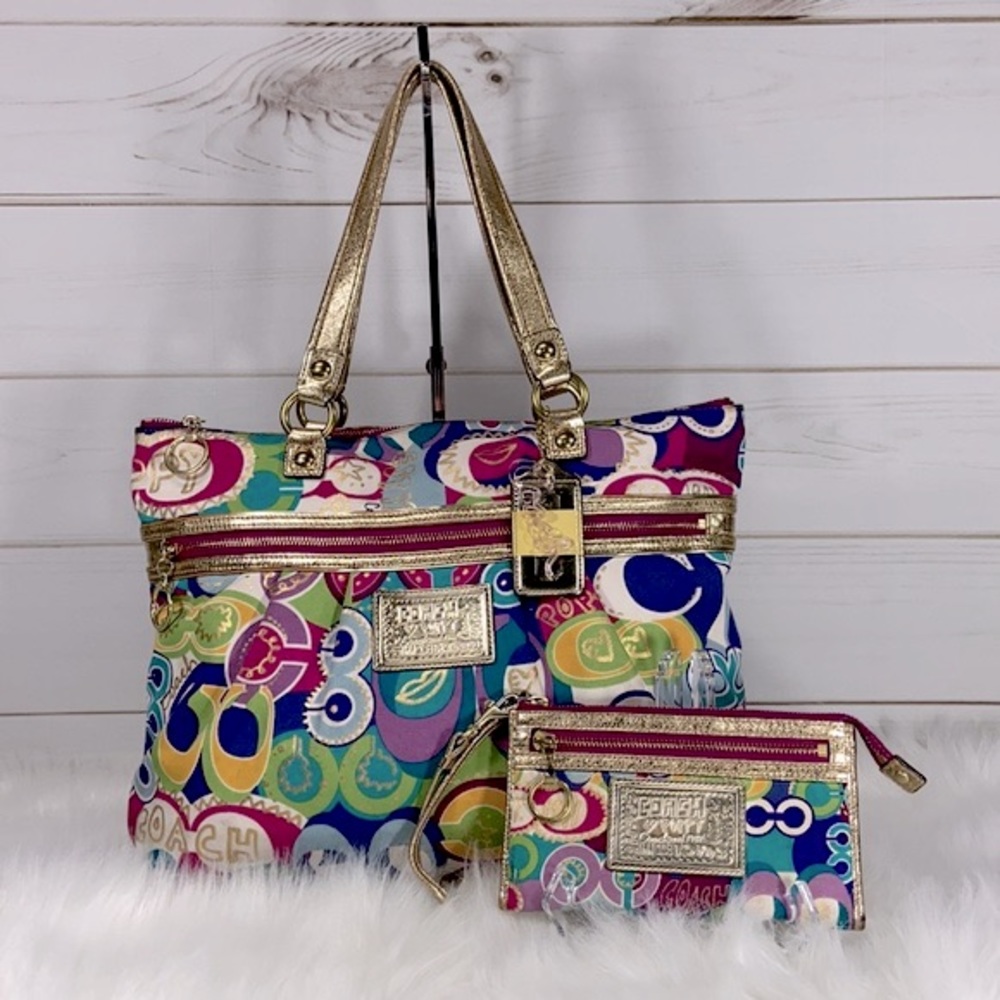 Coach Poppy Pop C Glam Tote and Wristlet Set